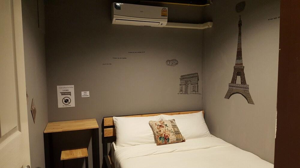 La Belle Nuit House Hostel Chiang Mai Exterior photo