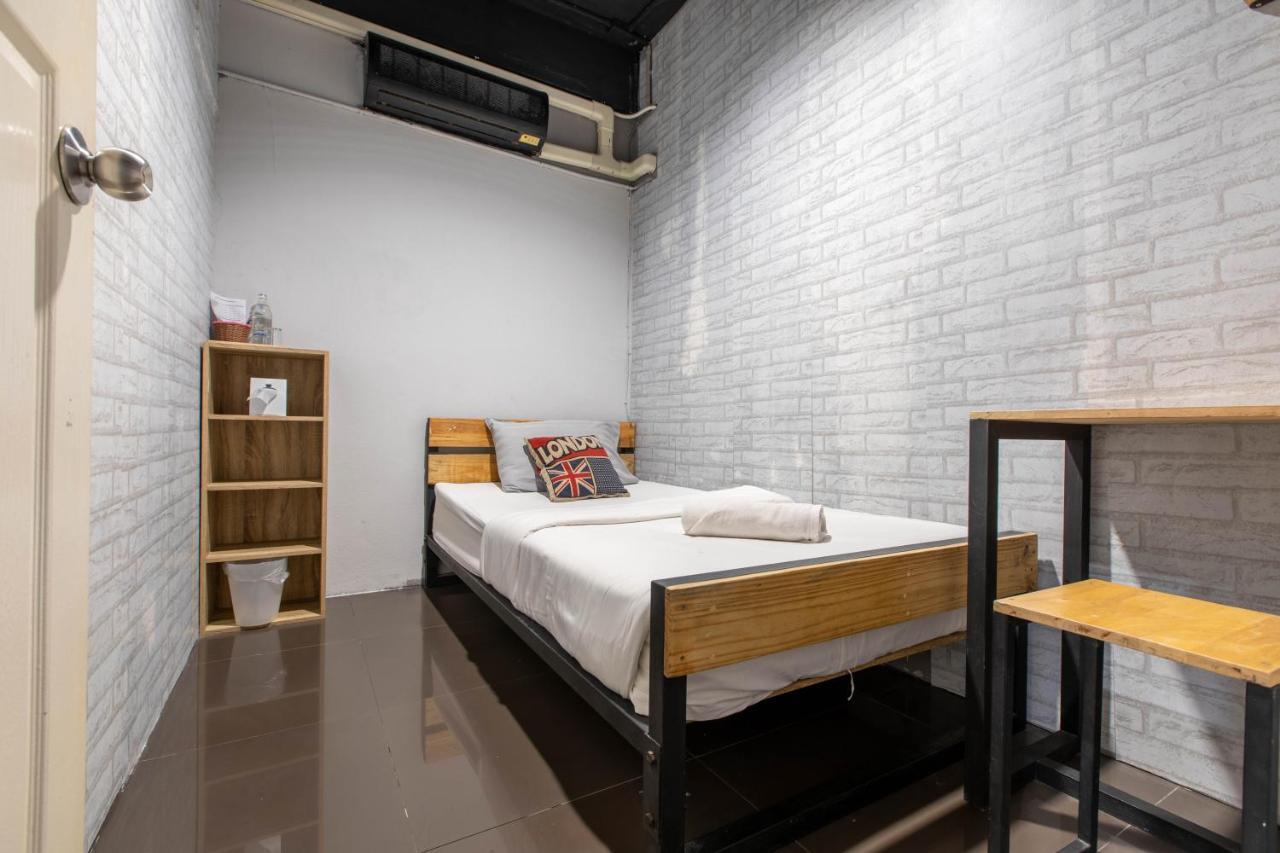 La Belle Nuit House Hostel Chiang Mai Exterior photo
